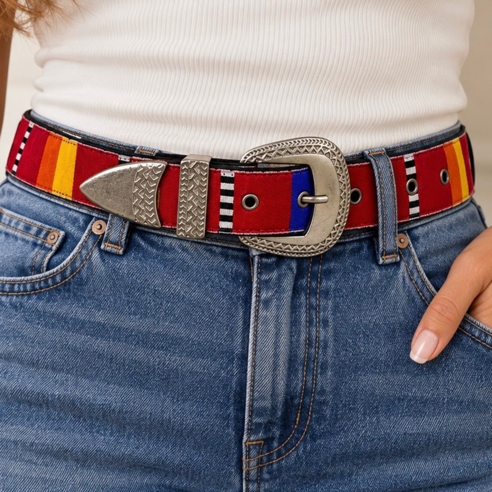 Nuovo 7 Women Western Belt Multicolor Striped Canvas Silver Buckle Size 7